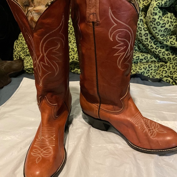 ‘MADE IN CANADA ‘’  COWBOY BOOTS  UNISEX - Picture 1 of 13